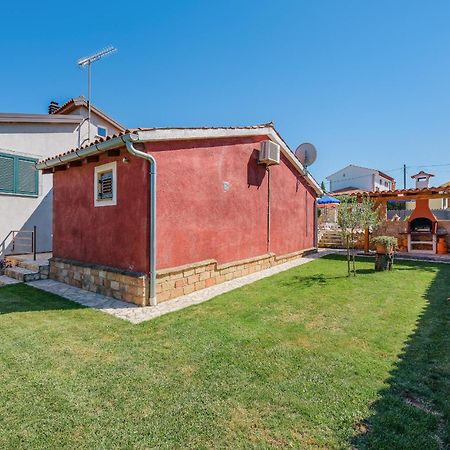 Apartment With Pool Višnjan Exterior foto